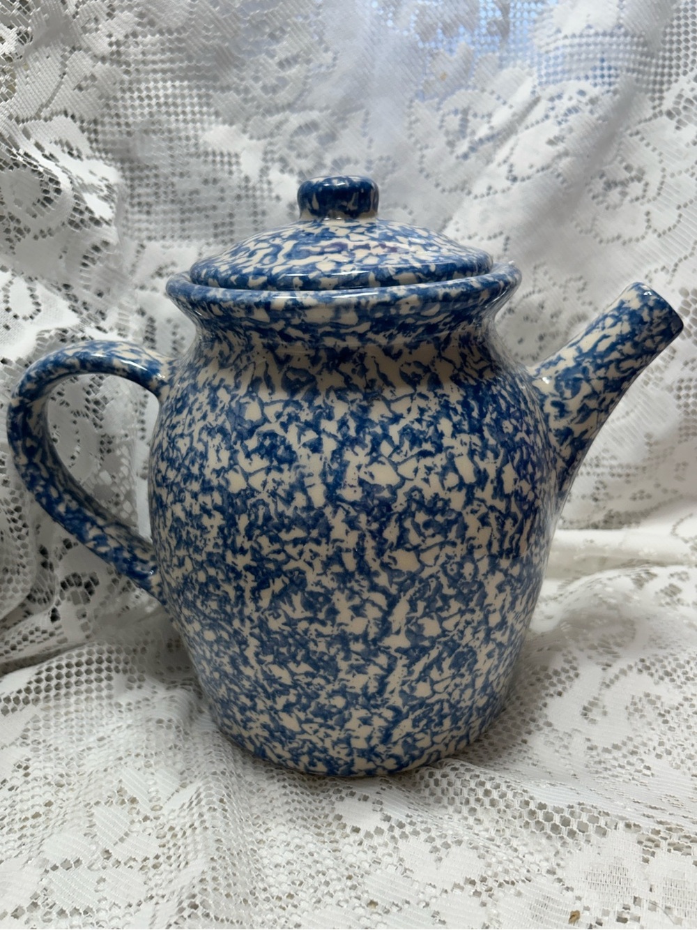 Vintage Roseville Gerald E. Henn USA Blue White Spongeware Coffee Pot w/ Lid